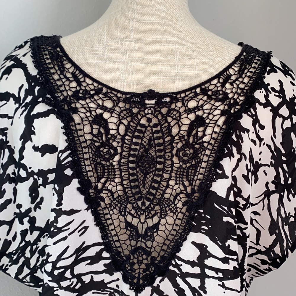 Black Rainn Blouse - Picture 3 of 8